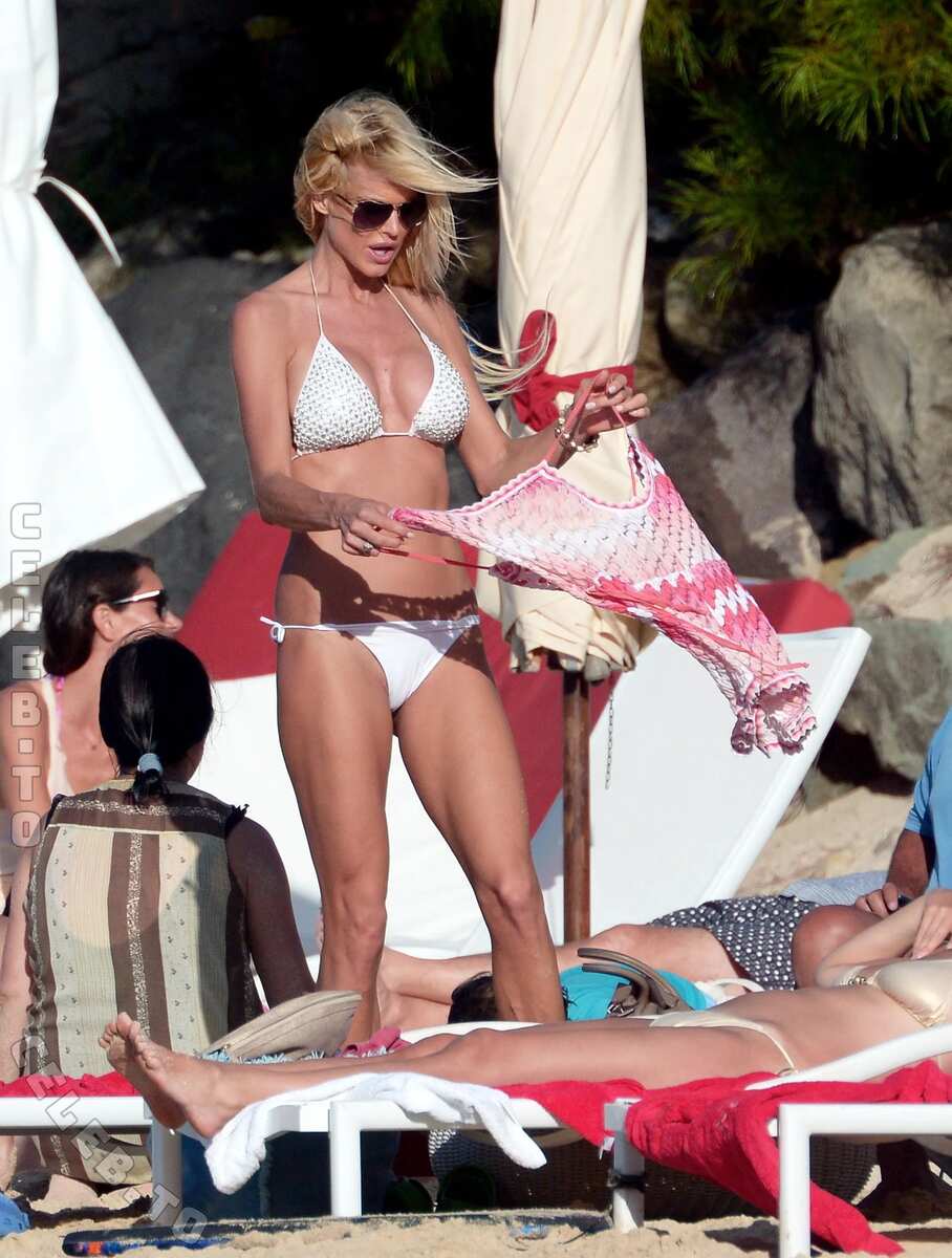Victoria Silvstedt nude photo 14