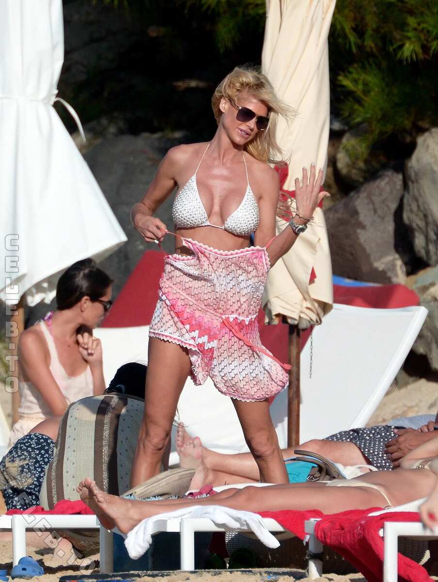 Victoria Silvstedt nude photo 17