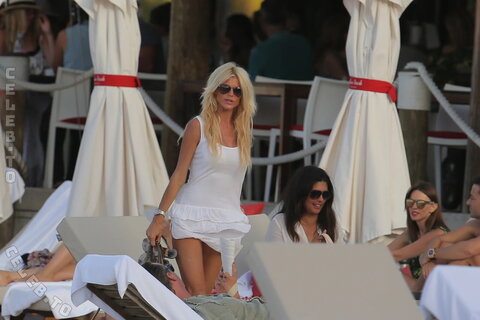 Victoria Silvstedt nude photo 8