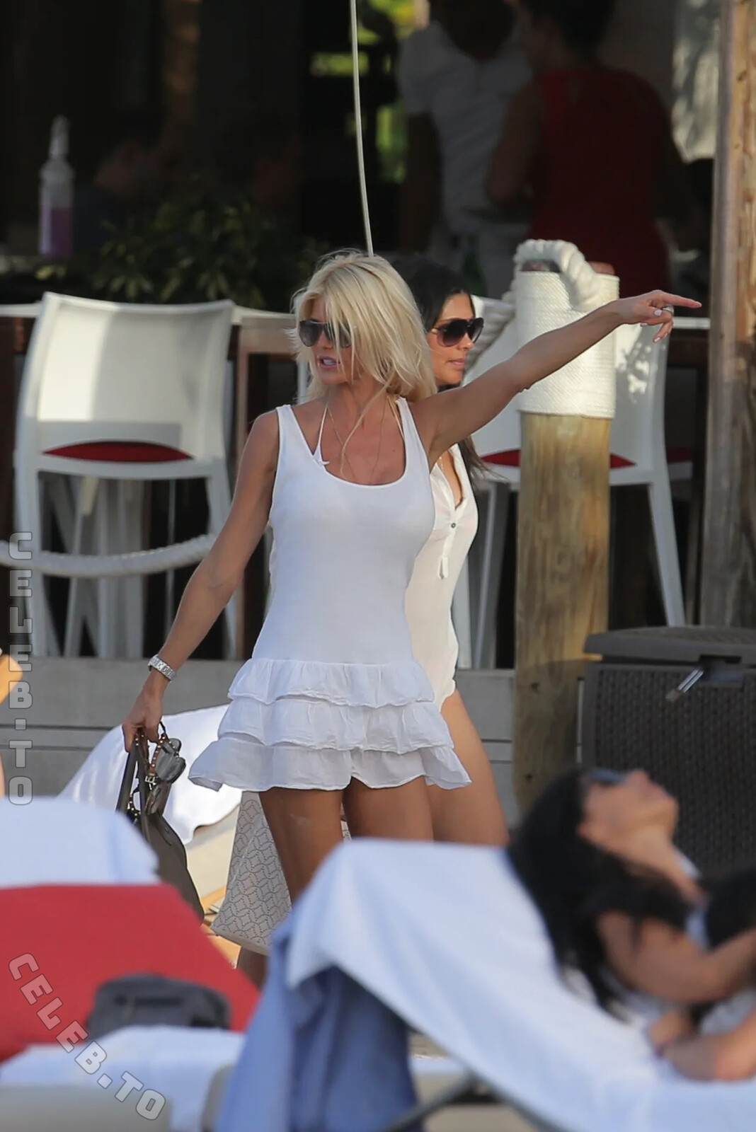 Victoria Silvstedt nude photo 4
