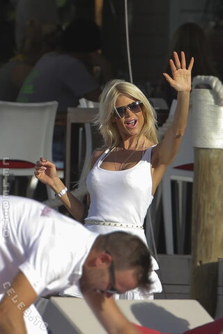 Victoria Silvstedt nude photo 6