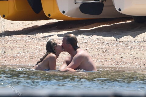 Victoria Swarovski nude photo 10