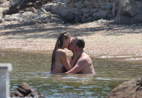 Victoria Swarovski nude photo 9