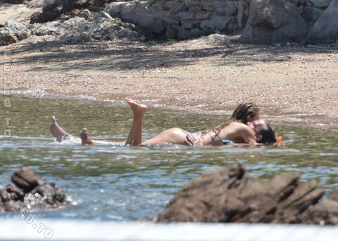 Victoria Swarovski nude photo 8