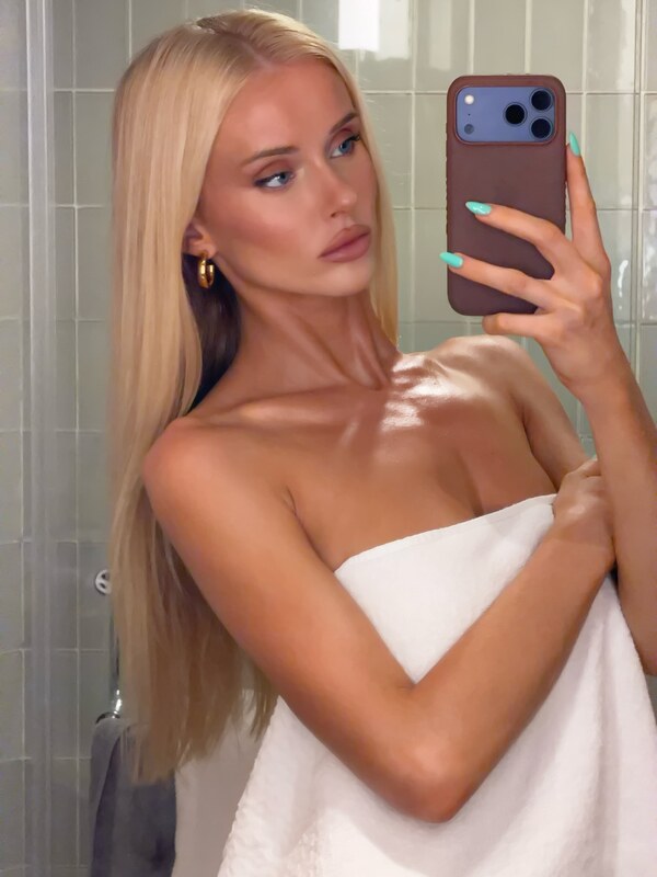 Victoria Turner nude photo 9