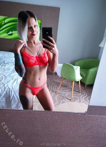 Victoria nude photo 12