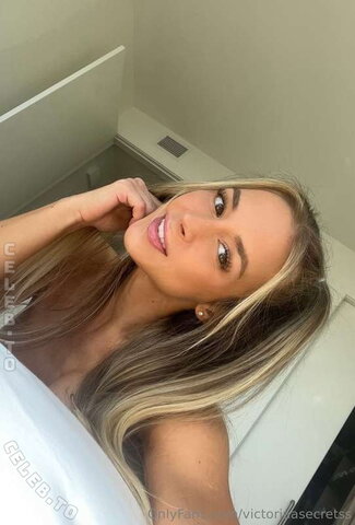 victoriaasecretss nude photo 16