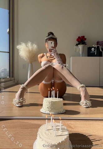 victoriaasecretss nude photo 15