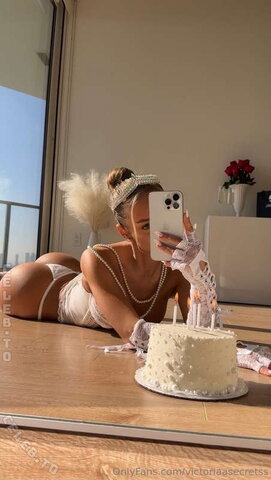 victoriaasecretss nude photo 14