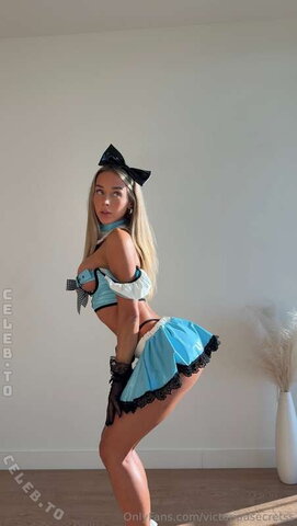 victoriaasecretss nude photo 17