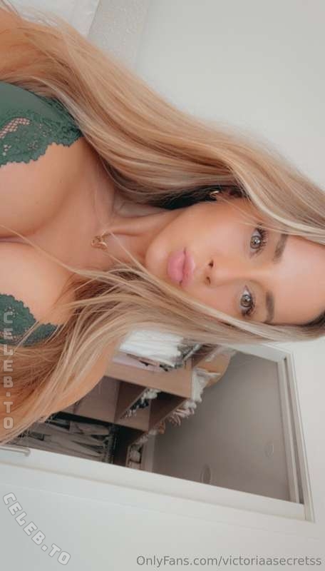 victoriaasecretss nude photo 3