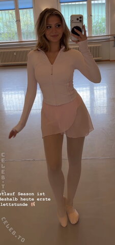Videozeugs nude photo 8
