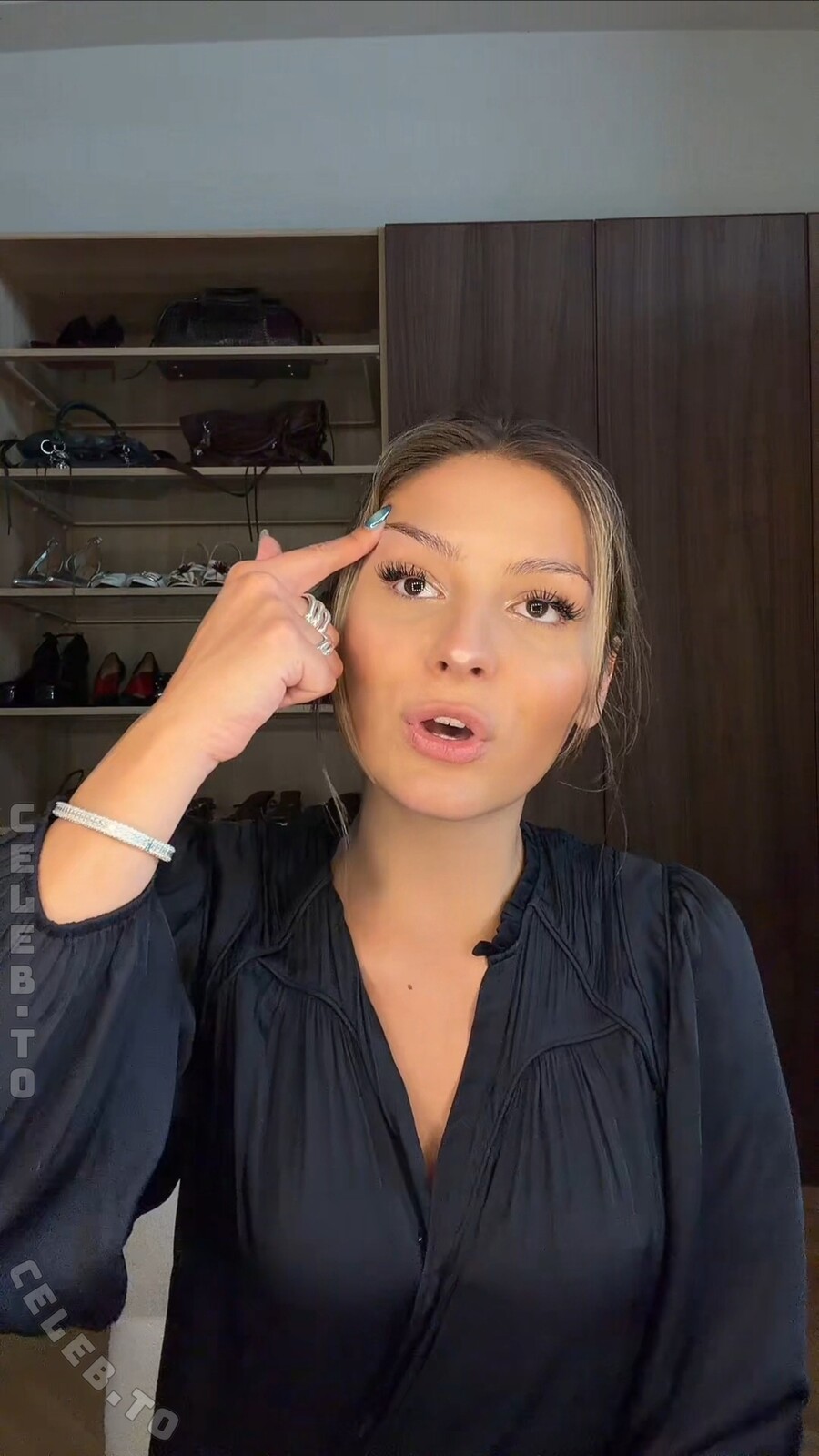 Videozeugs nude photo 2