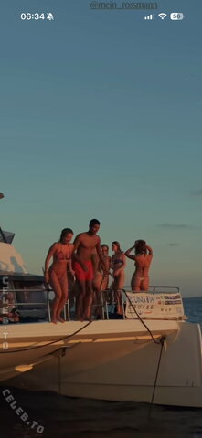 Videozeugs nude photo 3
