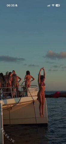 Videozeugs nude photo 1