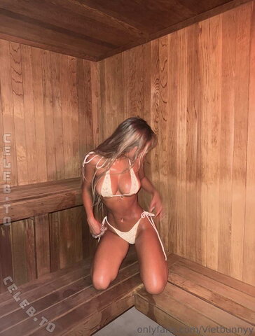 VietBunny Sexy (2 photos)