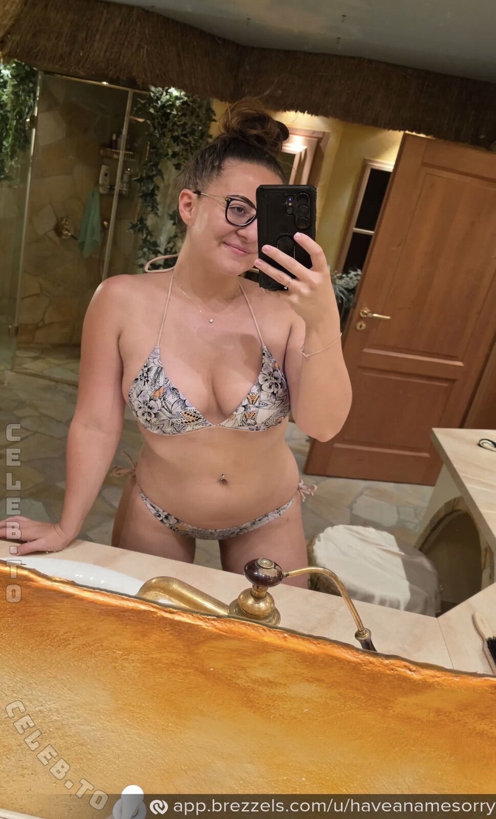 Viktoria Bochen nude photo 1