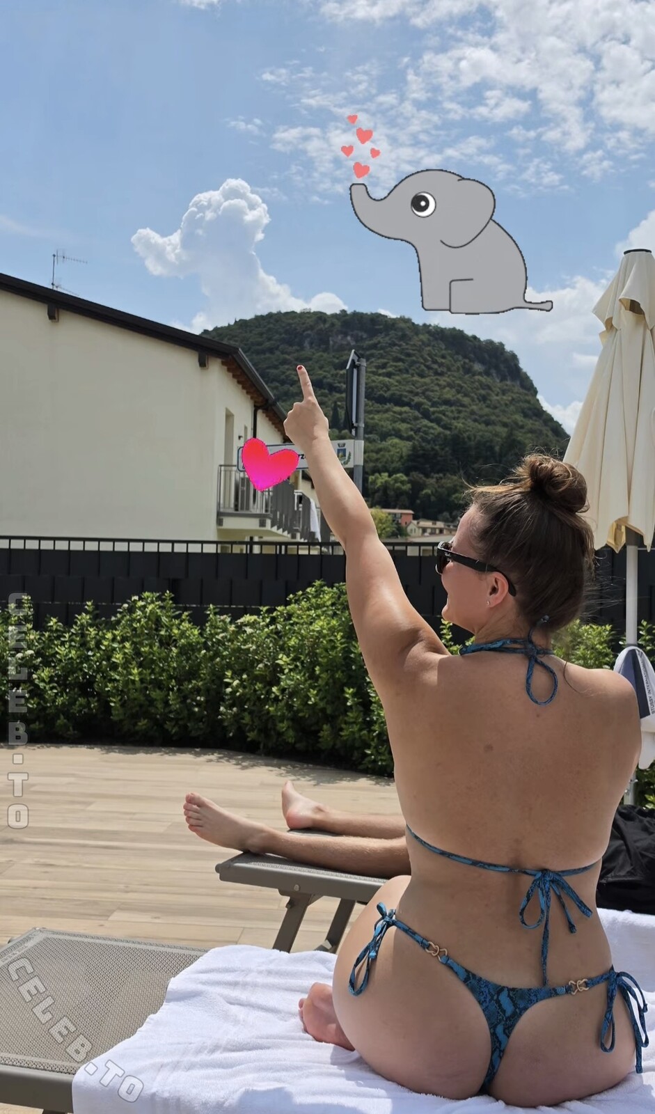 Viktoria Bochen nude photo 1