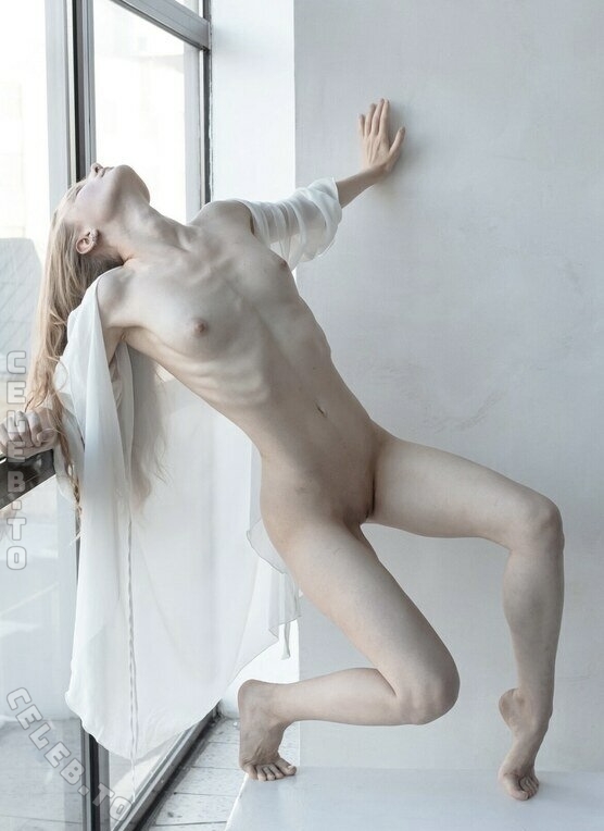 Viktoria Evgenyeva nude photo 3