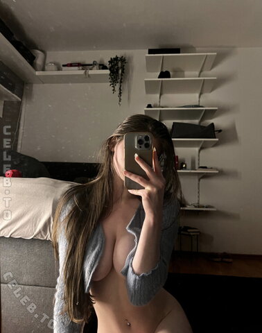 Viktorialuv nude photo 2