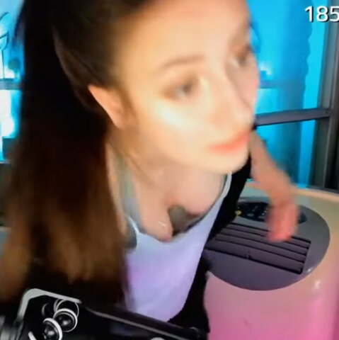 Viktorie Hlaváčková nude photo 10