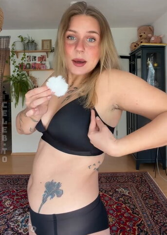 Viky kid nude photo 18