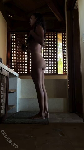 Vildan Cirpan nude photo 11