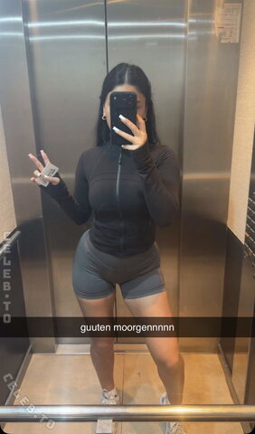 Vinoschh nude photo 10