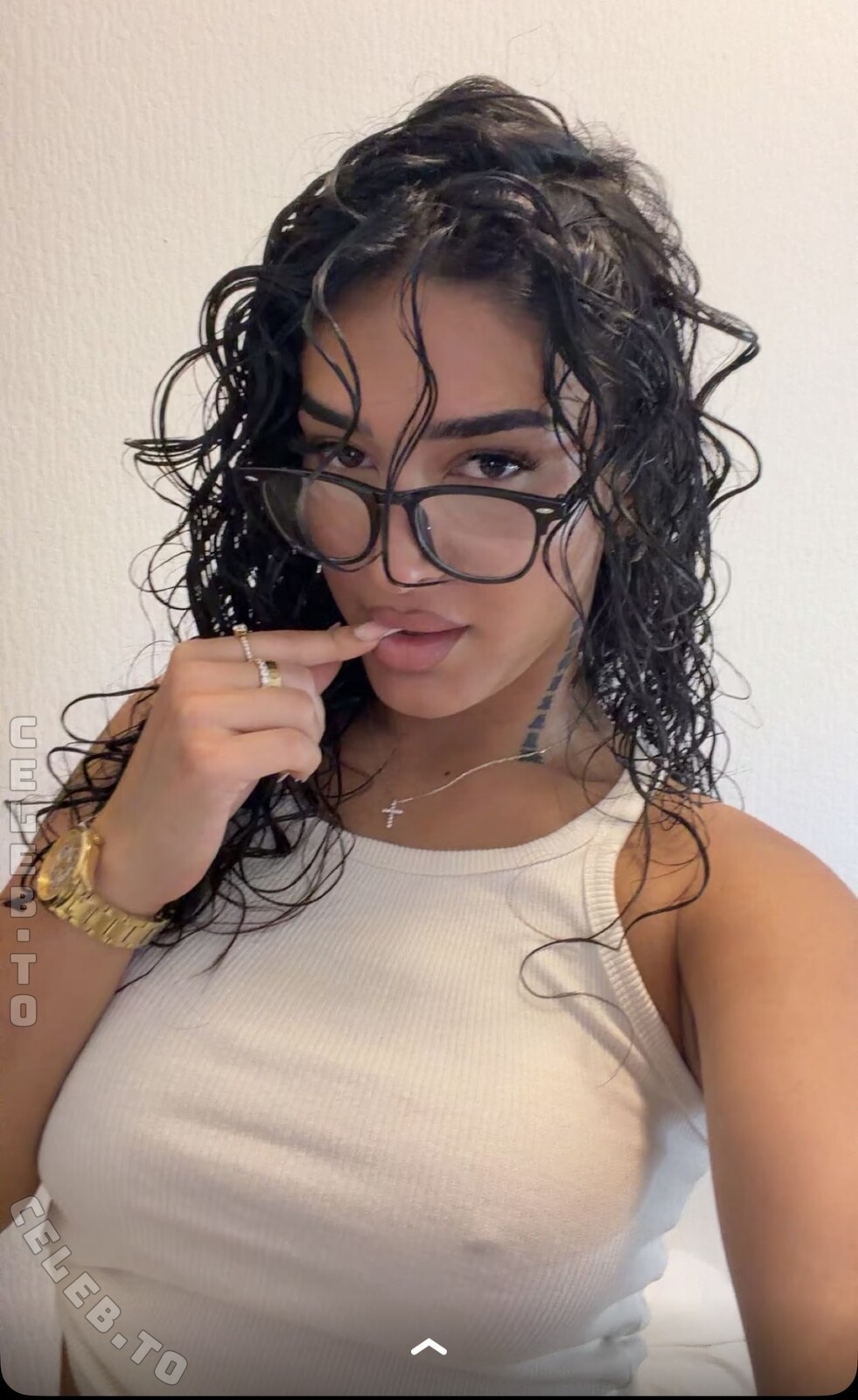 Vinoschh nude photo 4