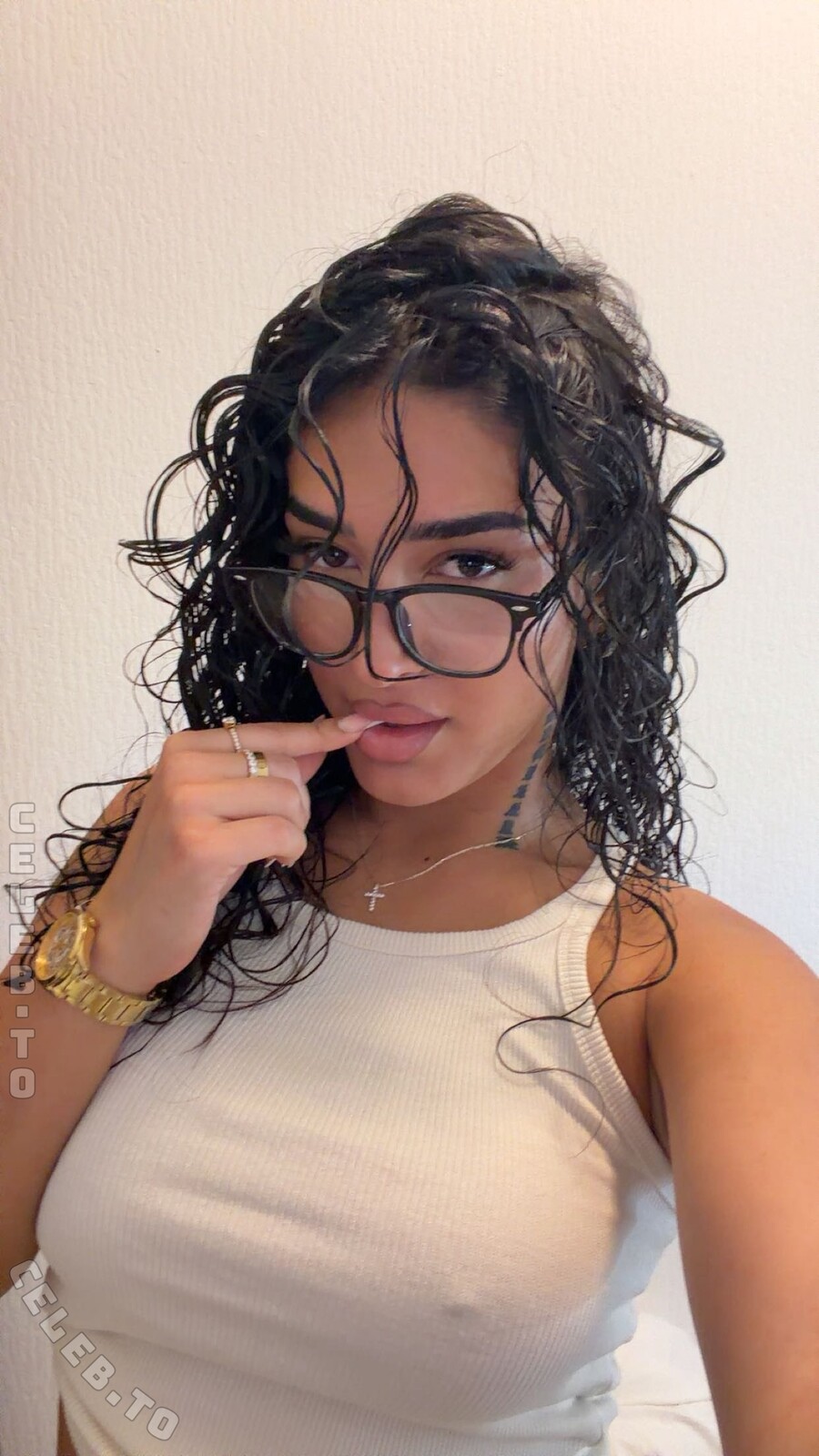 Vinoschh nude photo 10