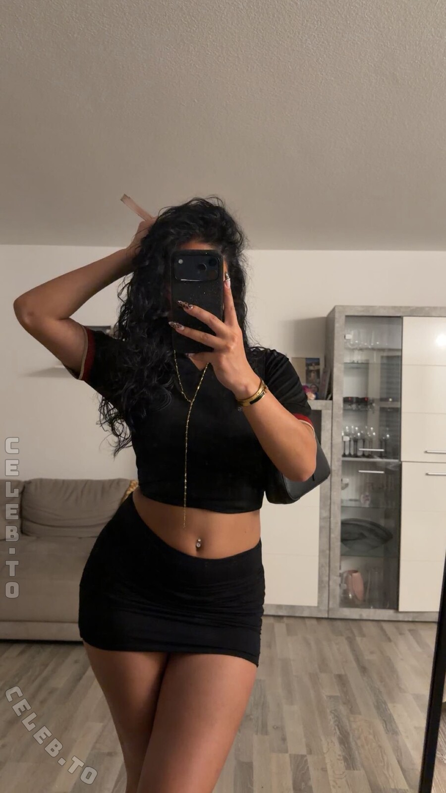 Vinoschh nude photo 11