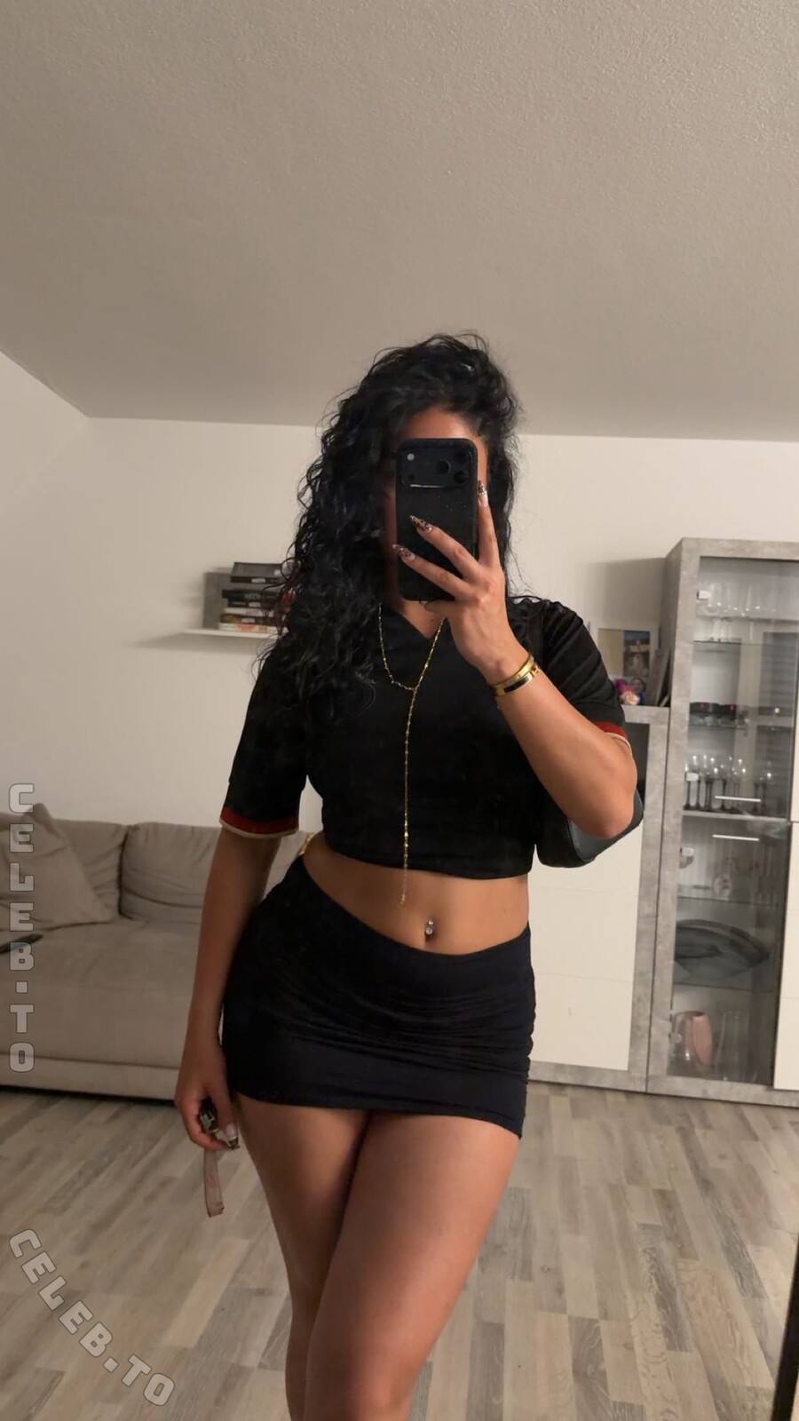 Vinoschh nude photo 12