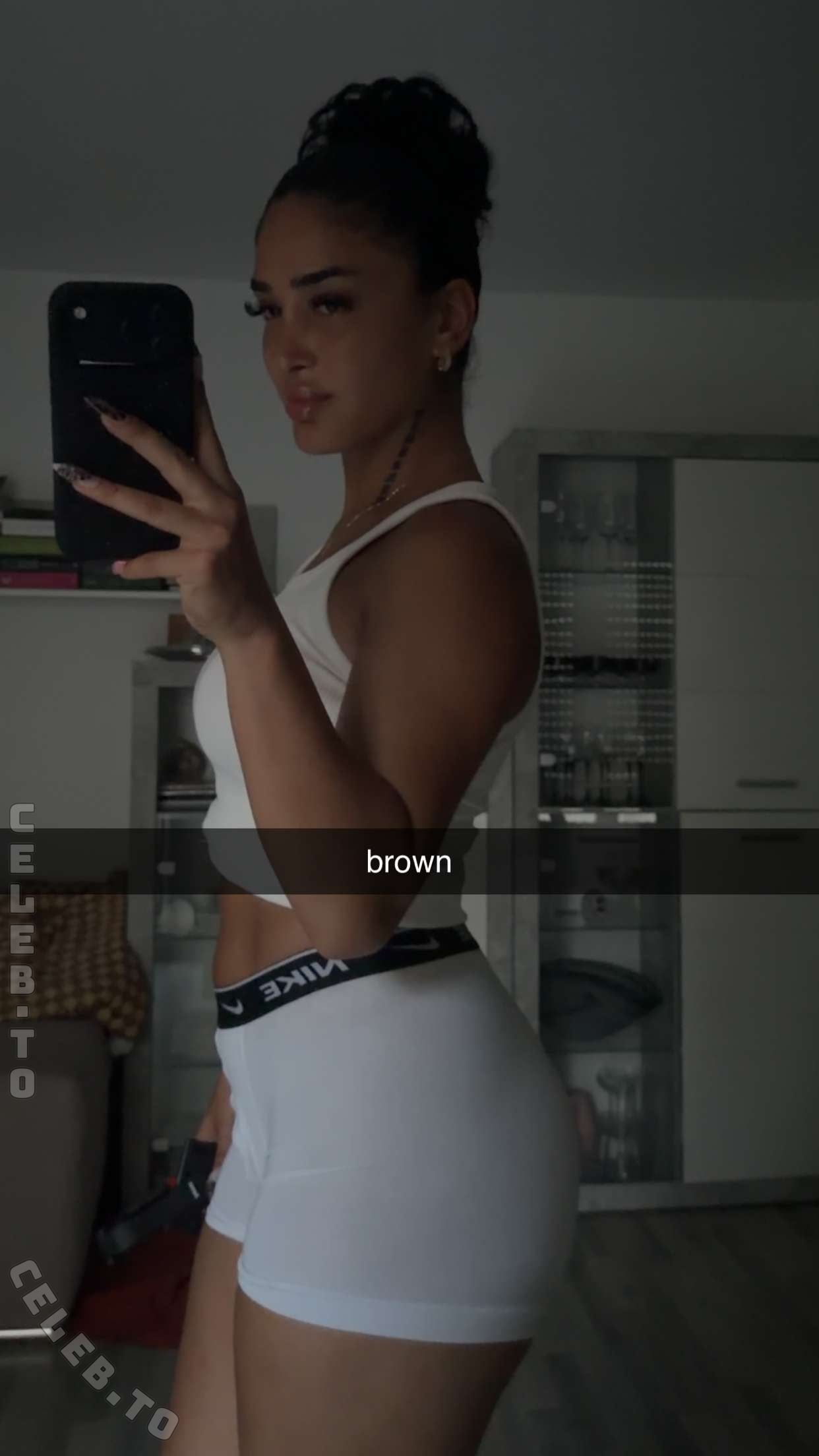 Vinoschh nude photo 1