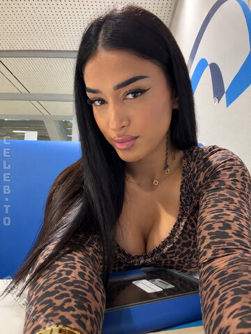 Vinoschh nude photo 11