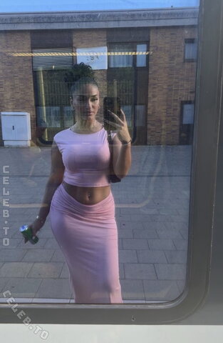 Vinoschh nude photo 2