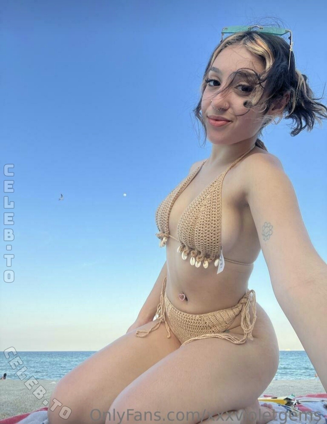 Violet Gems nude photo 4