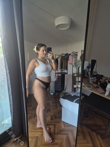 Viskeza nude photo 12