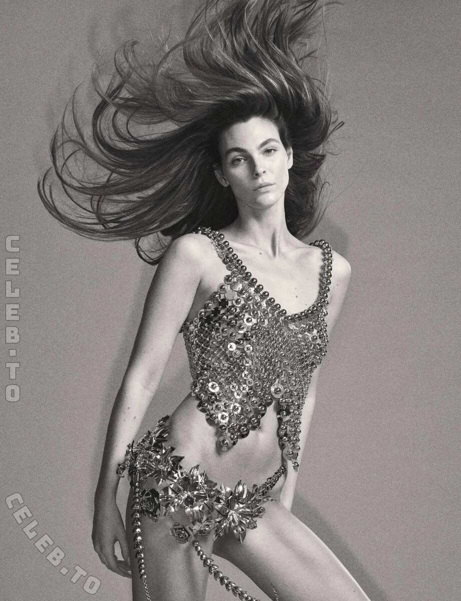 Vittoria Ceretti nude photo 5