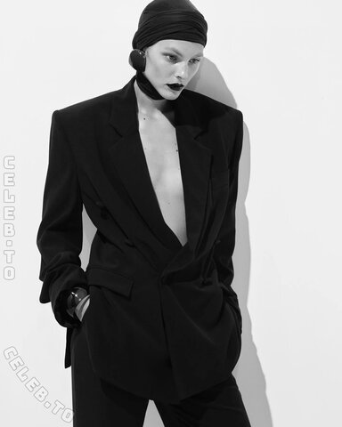 Vittoria Ceretti nude photo 9