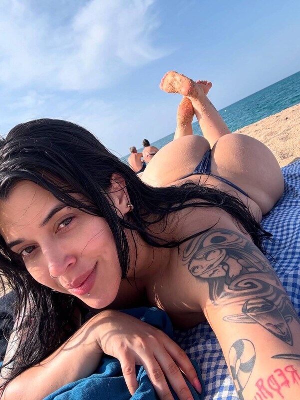 Vivi Tarantino nude photo 2