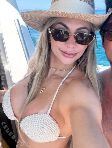 Vivi Winkler nude photo 17