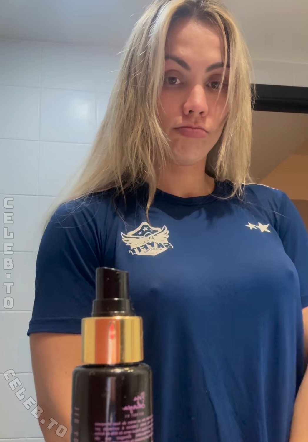 Vivi Winkler nude photo 6