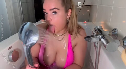 Vivian Bron nude photo 3