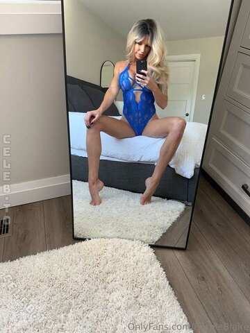 Vivian Fox nude photo 38