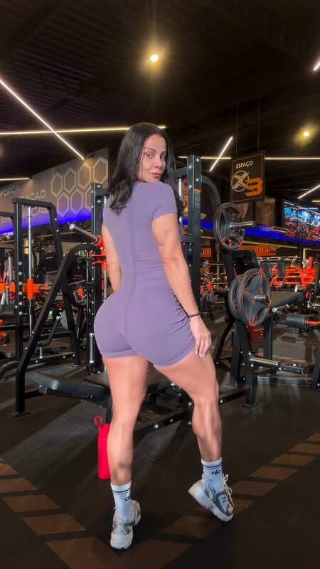 Viviane Araujo nude photo 6