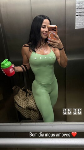 Viviane Araujo nude photo 27