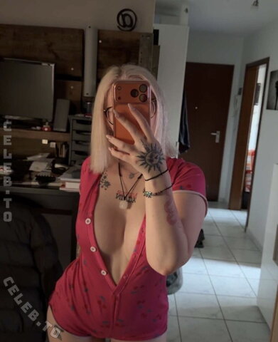 vivianwoywodt photo 1