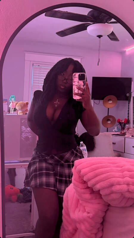 Vivicax.x nude photo 5
