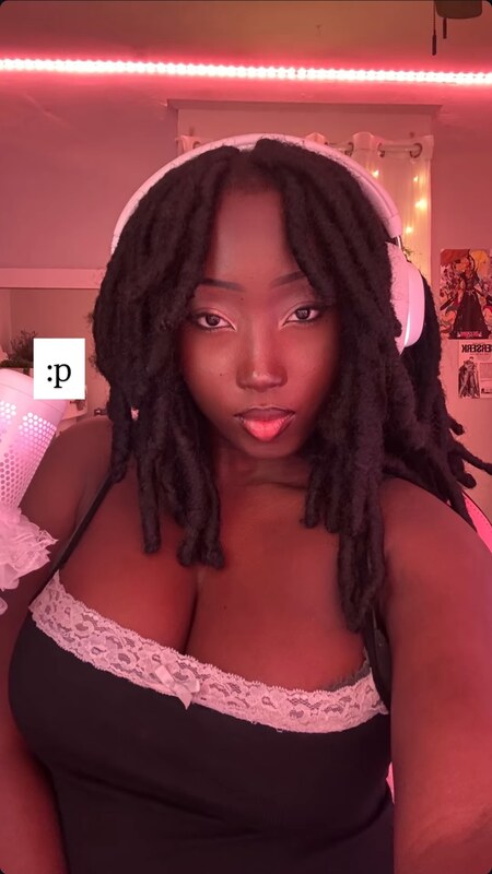 Vivicax.x nude photo 14