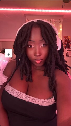 Vivicax.x nude photo 1